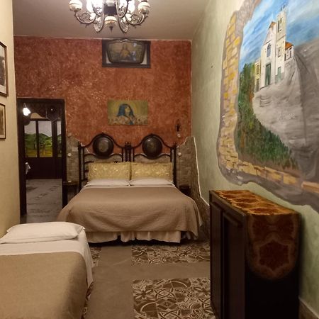 Sicilia In Miniatura "L'Atelier Dell'Etna" Bed & Breakfast Zafferana Etnea Bagian luar foto