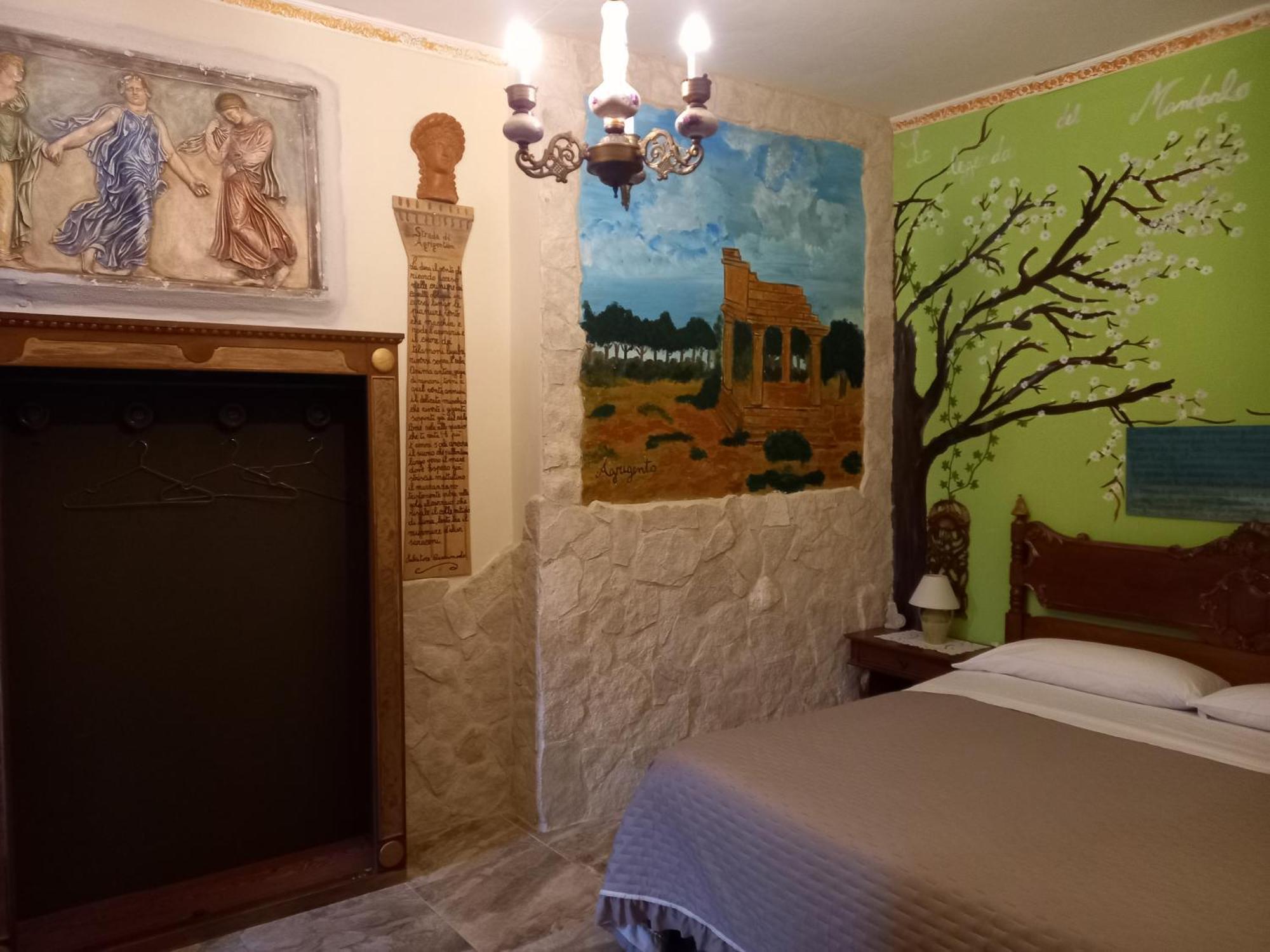 Sicilia In Miniatura "L'Atelier Dell'Etna" Bed & Breakfast Zafferana Etnea Ruang foto