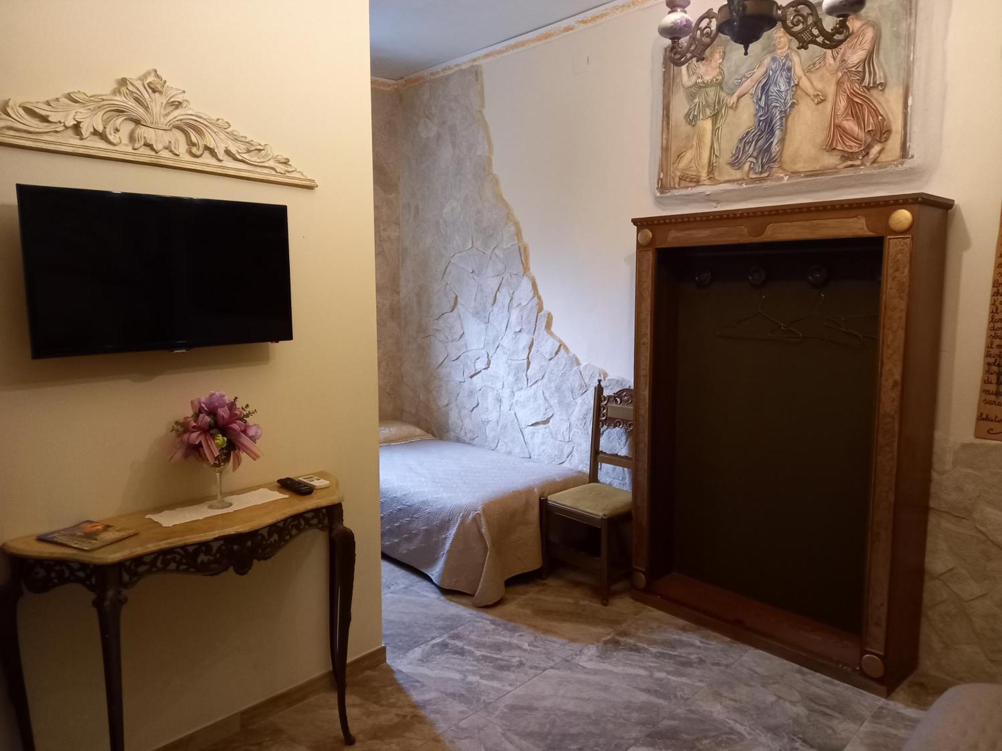 Sicilia In Miniatura "L'Atelier Dell'Etna" Bed & Breakfast Zafferana Etnea Ruang foto